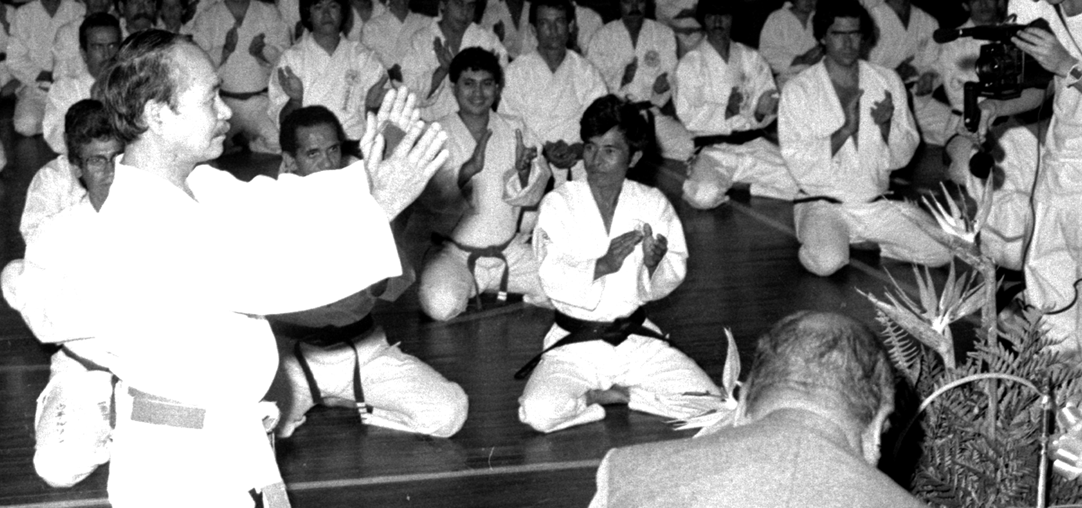 Yoshihide Shinzato, um mestre japonês entre os santistas Memória Santista