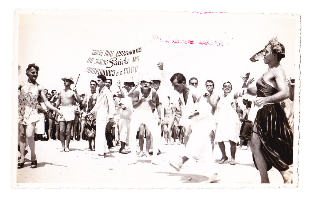 Bloco do Centro dos Estudantes, em 1955. Clique na imagem para ver maior.