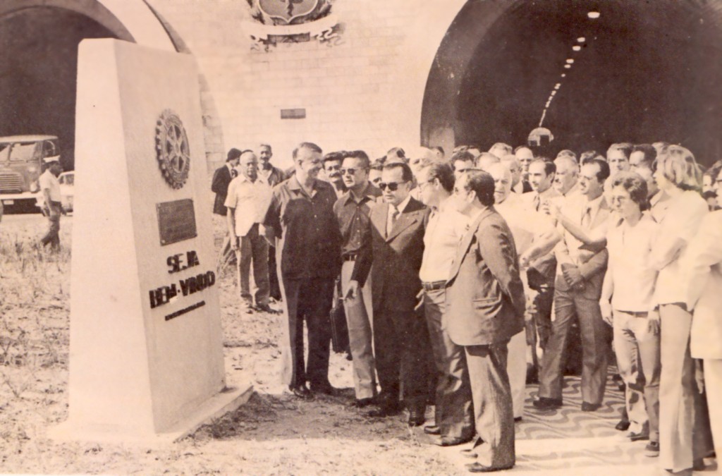 Inauguração de Elevado Aristides Bastos Machado, em 1976, com a presença do prefeito Antônio Manoel de Carvalho.