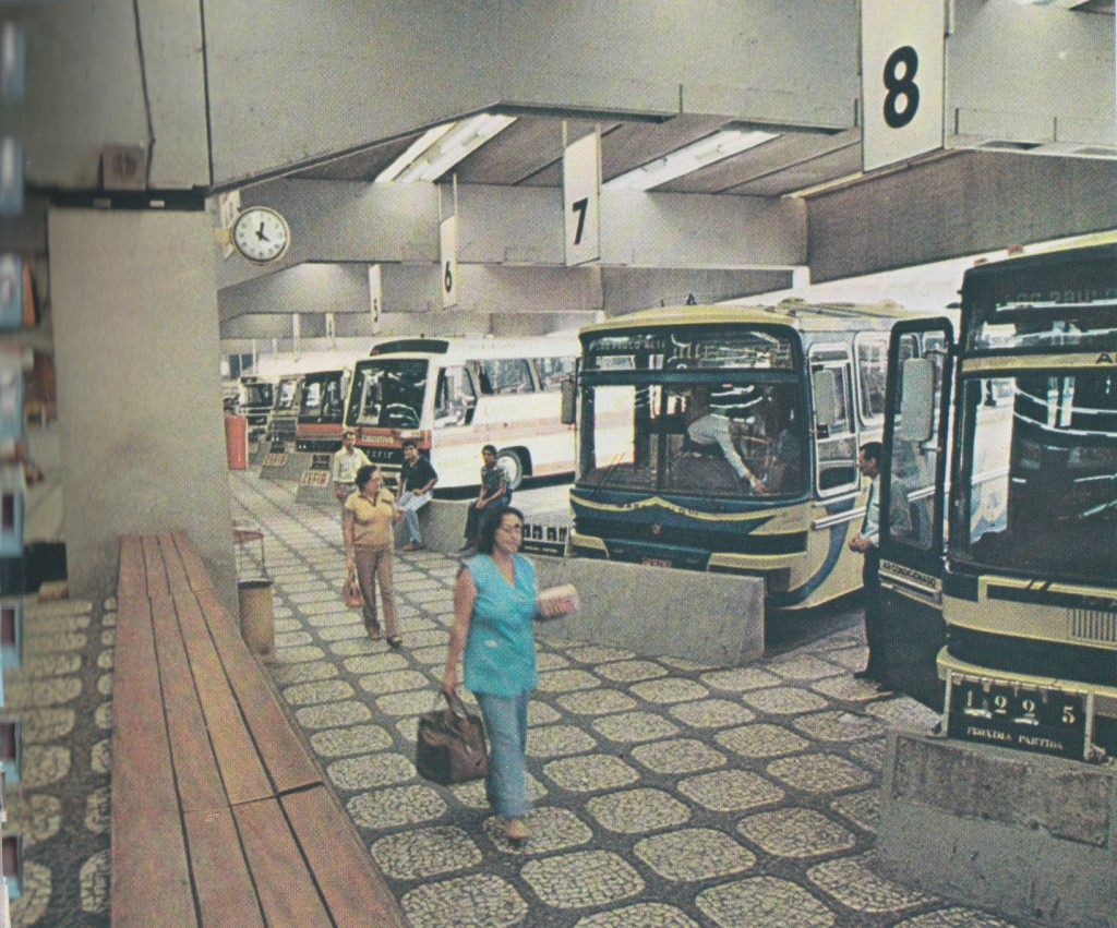 A Prodesan, além de ter comandado a sua construção, em 1969, era também a administradora do Terminal Rodoviário de Santos, até 1993, quando a responsabilidade é transferida para a Secretaria de Turismo.