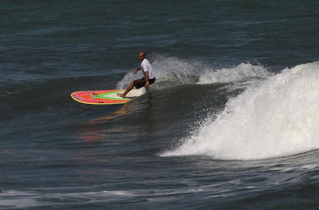Picuruta Salazar, o maior nome santista do surfe de toda a história.