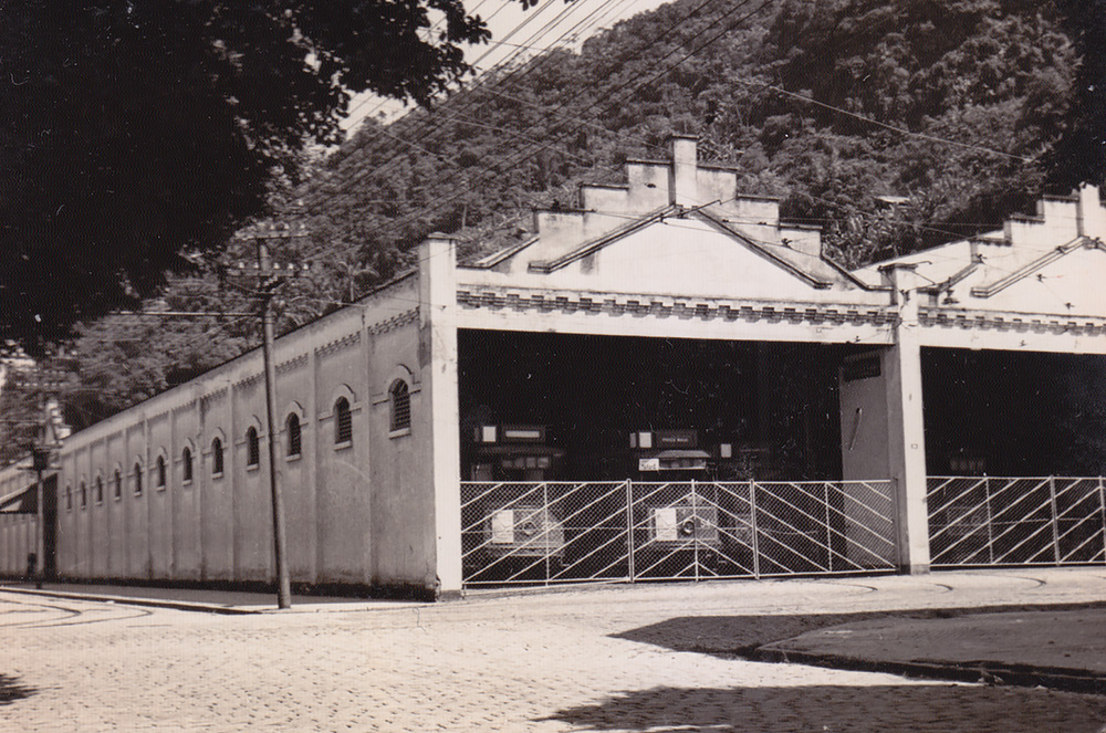 Casa de carros da Vila Mathias - Fachada para a Praça Narciso de Andrade.