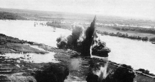 O La Plata Maru (Kanju Maru), sendo destruído pelos aviões norte americanos em Saigon.