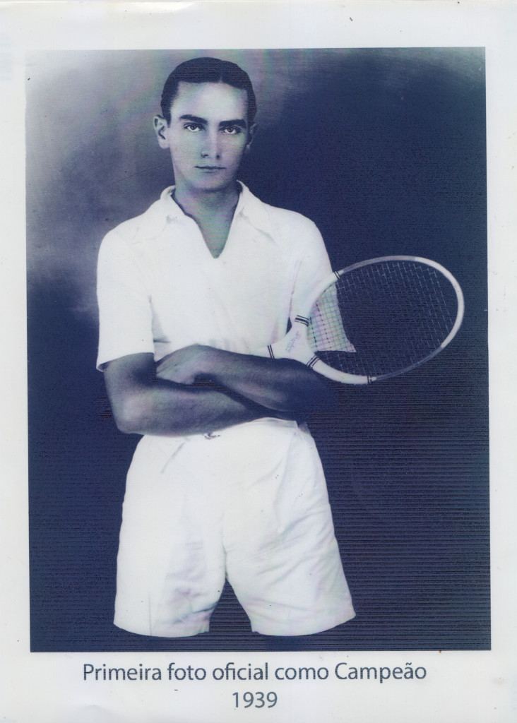 Primeira foto como campeão de tênis, em 1939.