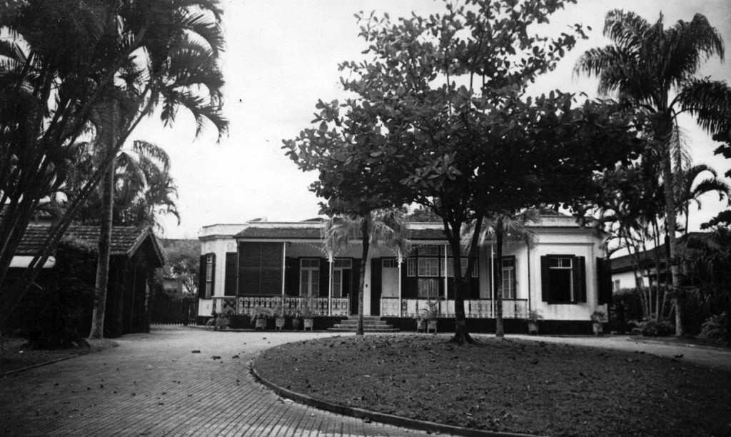 Primeira sede própria da Associação de Engenheiros foi a antiga residência de Bernardo Browne, na avenida Vicente de Carvalho, 36 (onde hoje está o edifício Belmar)