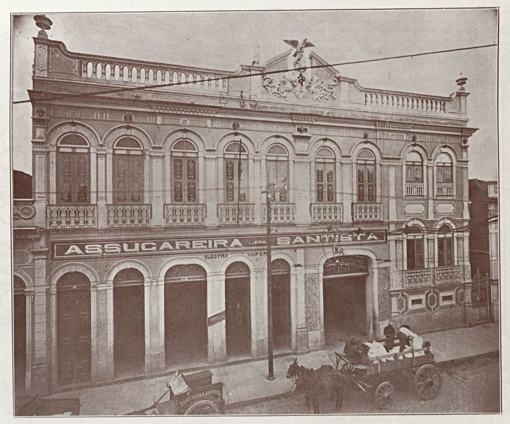 Fachada da Assucareira Santista na rua Conselheiro Nébias. Empresa era referência no mercado de açúcar.