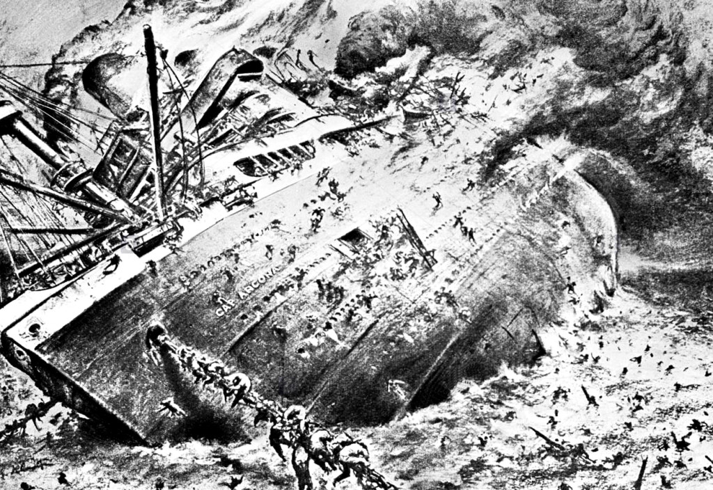 O SS Cap Arcona adernando após ser bombardeado pelas forças britânicas na costa de Lubeck, no Mar Báltico. Cerca de 5 mil pessoas perderam a vida neste ataque.